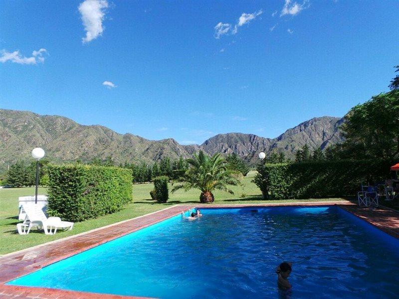 Hotel Lujan Лухан Экстерьер фото